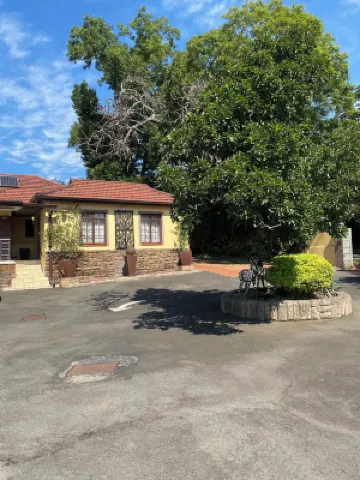 Madlula's Guesthouse Hotels near KZN National Botanical Garden (PMB)