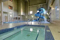 Quality Inn & Suites Hotels in Clairmont