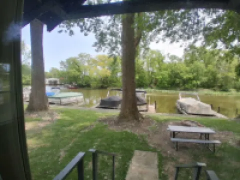 Newland's Resort: Cozy Channel Front Cottage #2 on Indian Lake with a Boat Dock