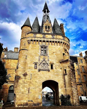 Chambres Élégance - Parc Bordelais Отели рядом с достопримечательностью «Basilique Saint-Seurin»