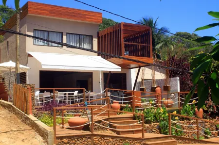 Pousada Corveta Отели рядом с достопримечательностью «Praia do Sancho»