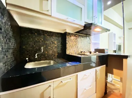 Relaxing Studio Room at Suites @Metro Apartment