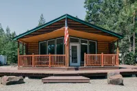Freshwater Pond and Gazebo - Spacious Family Lodge