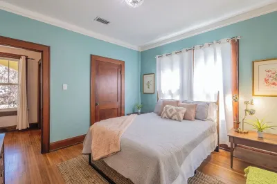 Downtown Lakeland - Be our Guest at Casa Serenada! - Pet friendly 레이크랜드 린더 국제공항 주변 호텔