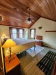 Spacious Mountain Lodge~Secluded Escape, Your Base in the Laurel Highlands!