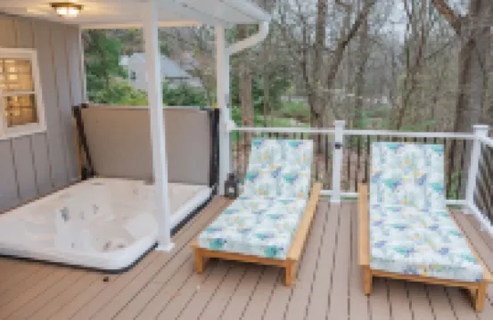 Cowry Acres - 11 Acre Enchanted Retreat, Hot Tub