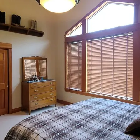Spacious 2-bedroom Ski in/Ski out condo in beautiful Big Sky, Montana.
