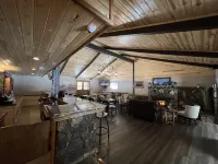 南叉路口旅館及房車公園