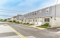 Spacious, recently renovated centrally located condo with pool and parking