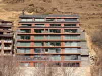The Mirror & Spa by Elegant Residences Hotels in Ransol