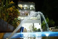 Honda Colonial Magdalena Resort - Pools