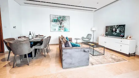 360 Nicosia Heights, Gym & Pool Отели рядом с достопримечательностью «Кипрский университет»