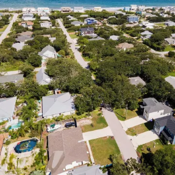 Beach Retreat w Putting Green Hot Tub 2 Free Bikes Golden Hour by AvantStay