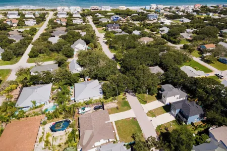 Beach Retreat w Putting Green Hot Tub 2 Free Bikes Golden Hour by AvantStay