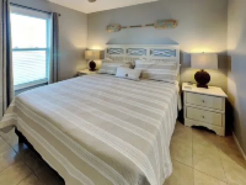 Surf Condos 618 Hotels in Topsail