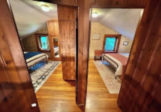 Old School 7 - Charming 2-bedroom historic home in welcoming Mansfield