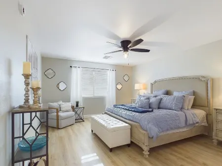 WOWZZZA! Newly Remodeled in FEB 2025, Heated Pool Home, 5 STARS ABOVE THE REST!! Отели рядом с достопримечательностью «Уисперинг Уинд»