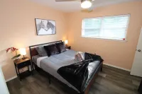 Claremore Whole House - Just Fully Remodeled - Dogs Allowed - No Checkout Chores Hotels in Claremore