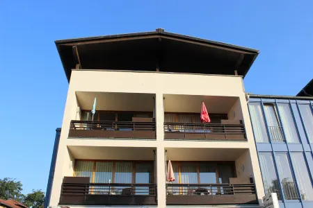 Sunny, east and south situated comfortable 4-room apartment.