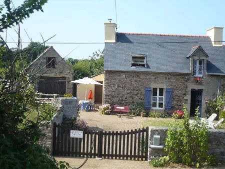 house 6 to 8 people near the sea Отели в г. Плуэзек