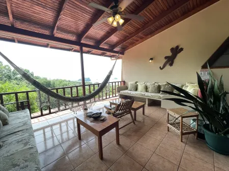 Gorgeous Views of Pacific and Rainforest