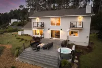 Wander Anchor Bay Hotels near Bowling Ball Beach