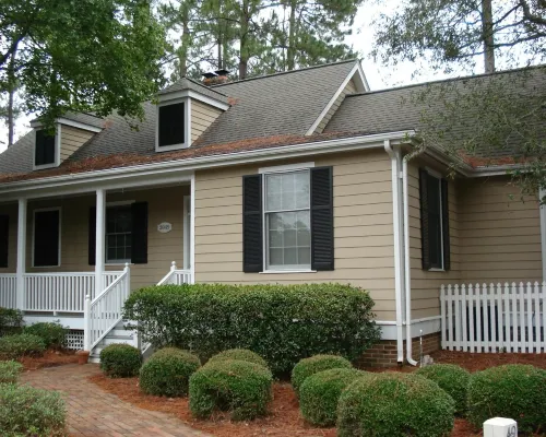 'Beneath the Branches' Cottage Steps to Golf, Tennis, Pool. Pet-Friendly! Hotels in Murrells Inlet