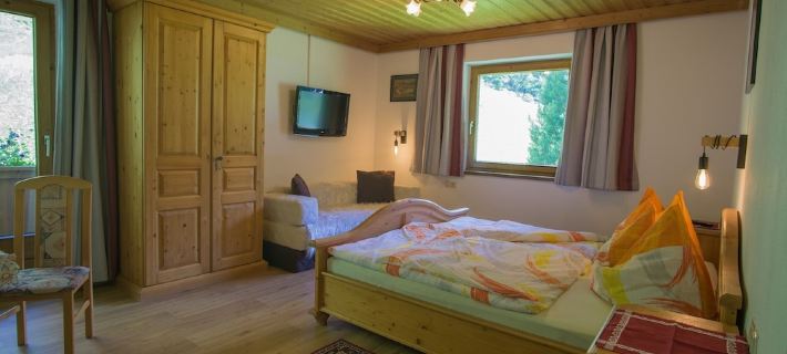 110m² vacation apartment in a quiet location in the wild and romantic Zillertal valley Hotéis em Mayrhofen
