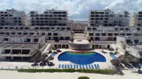 Oceanfront 2Br Villa for 6 -  3 Bathrooms - Walk to la Isla & Beach - Villas