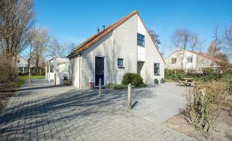 Holiday Home by Beach in Ooghduyne