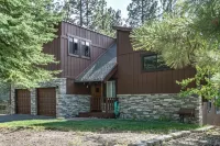 Luxurious Mountain Getaway with upscale amenities