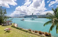 Paradise on the Waterfront!