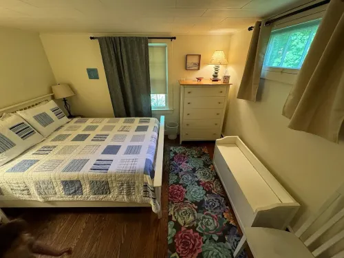 Cozy Beach Cottage in the heart of York - walk to the beach!
