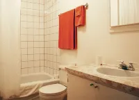Lovely and quiet location near the Botanical Garden, 15 min downtown. Hotell i Mercier-Hochelaga-Maisonneuve