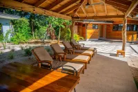 Big Views, Pool, Extremely Private 4-Bdrm Home