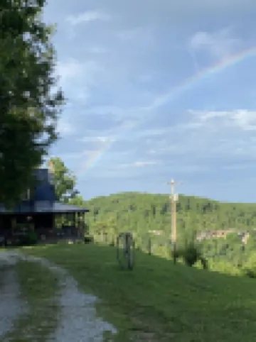 Very peaceful 3 bedroom, 2 1/2 baths cabin  within minutes of RRGorge and NB.