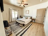 Entire Duplex - Sleeps 10 - Mountain View & Sport Court - Close to Zion NP Hotel a Apple Valley