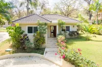 2 Bed 2 Bath Villa with Jacuzzi, High Speed Wi-Fi