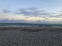 SEASONAL BEACH HOUSE<br>