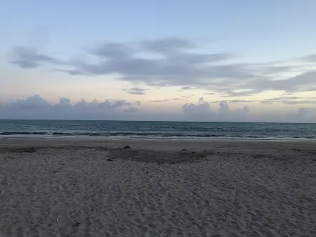 SEASONAL BEACH HOUSE<br> Отели рядом с достопримечательностью «Paripueira Beach»