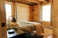 Unwind by the Sea at The Salty Pearl: Your Charming Coastal Log Cottage Hotels in Colchester County