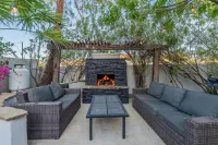 Trendy Desert Oasis Recently Remodeled