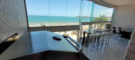 4 suites facing the sea with barbecue, 2 parking spaces, Wi-Fi Отели рядом с достопримечательностью «Praia das Castanheiras»