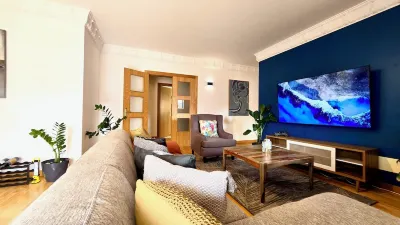 Spacious Penthouse w/ Barbecue, wifi, 2 terraces & Views Hotels in 