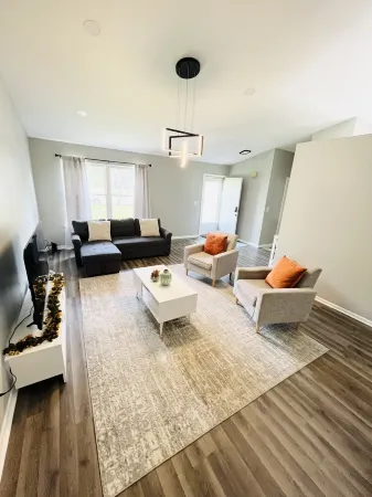 Roxan Cozy Corner MundeleneSailor’s Welcome House/ Navel Family Retreat