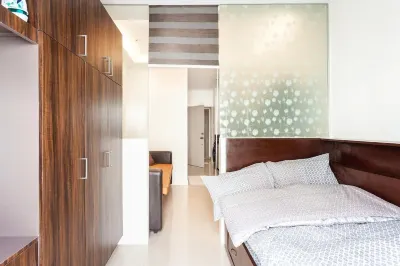 Penthouse Studio in the biggest Fitness & Family Complex - Fast Wifi/Netflix!