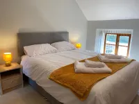 Two Brickground Large Victorian Cottage With Beautiful Garden