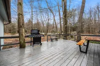 Peaceful & Cozy Lake Naomi Getaway ~ Pocono Pines ~ Kalahari Resort