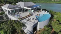 Luxury Pool Villa -260 Degree Dual Bay Views and Walking Distance to Beach Below
