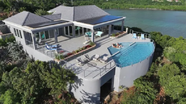 Luxury Pool Villa -260 Degree Dual Bay Views and Walking Distance to Beach Below